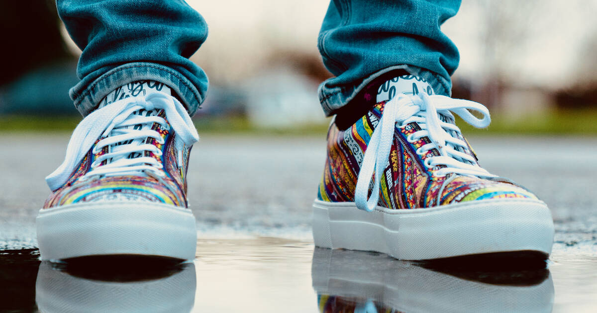 Zwarte Cross Sneakers razendsnel uitverkocht | Zwarte Cross